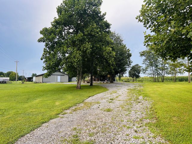6339 Dickens Hill Rd, Bradyville, TN 37026