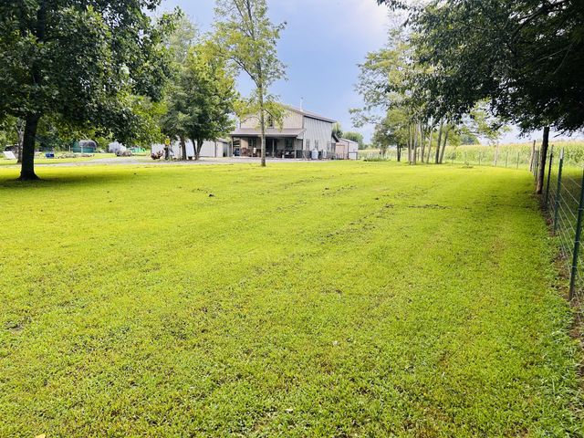 6339 Dickens Hill Rd, Bradyville, TN 37026