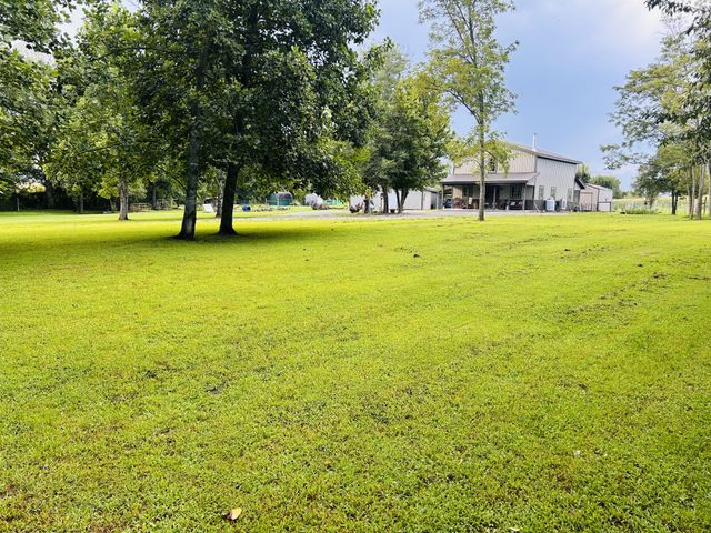 6339 Dickens Hill Rd, Bradyville, TN 37026