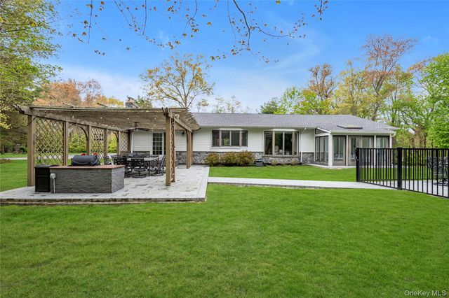 26 Dolly Cam Lane, Old Brookville, NY 11545