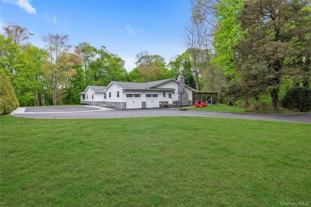 26 Dolly Cam Lane, Old Brookville, NY 11545