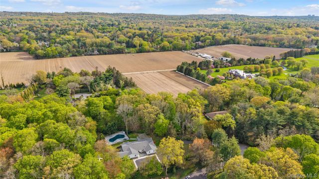 26 Dolly Cam Lane, Old Brookville, NY 11545