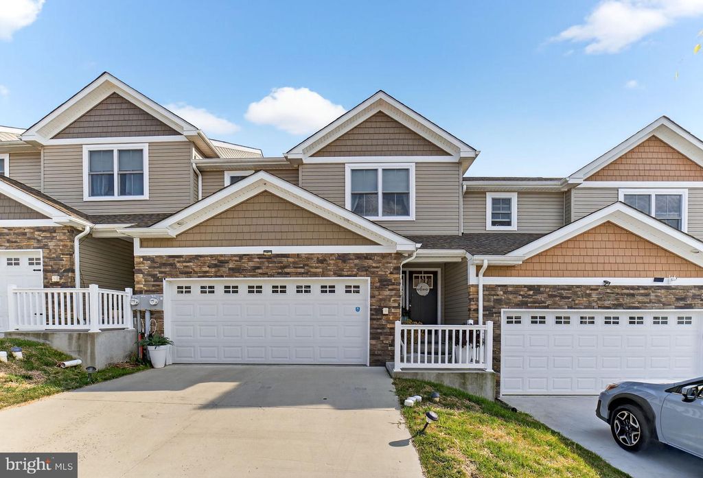 1413 ARCH ST, Emmaus, PA 18049