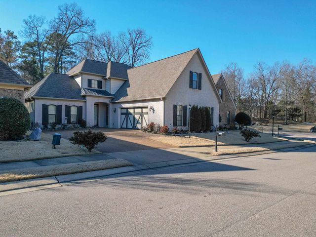 3085 WALKER SPRINGS DR, Lakeland, TN 38002