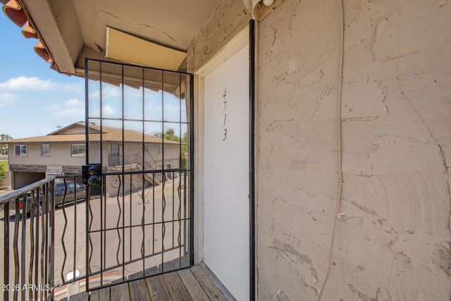 4713 E BELLEVIEW Street, Phoenix, AZ 85008