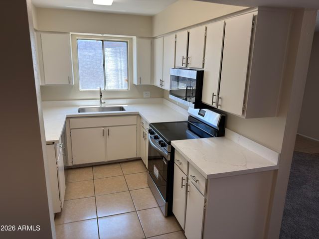 4713 E BELLEVIEW Street, Phoenix, AZ 85008