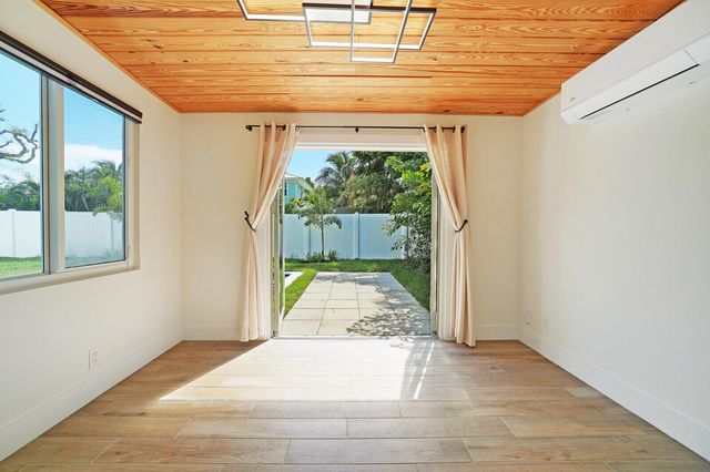 222 NE 9TH Street, Delray Beach, FL 33444