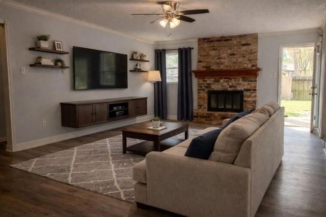 1918 Crystal Springs Drive, Houston, TX 77339