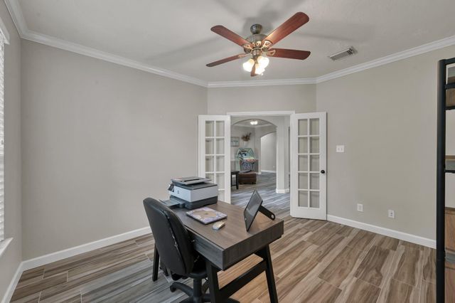 34 W Prairie Dawn Circle, The Woodlands, TX 77385