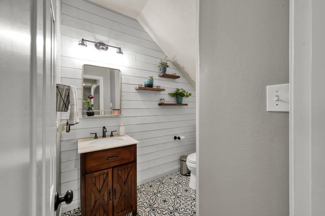 34 W Prairie Dawn Circle, The Woodlands, TX 77385