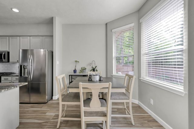 34 W Prairie Dawn Circle, The Woodlands, TX 77385