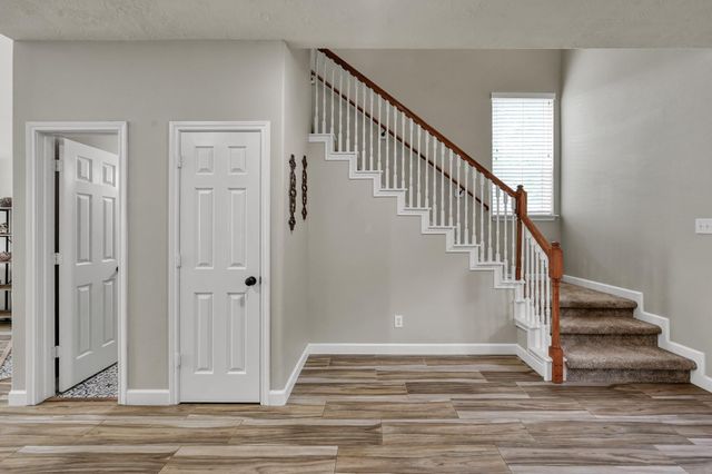 34 W Prairie Dawn Circle, The Woodlands, TX 77385