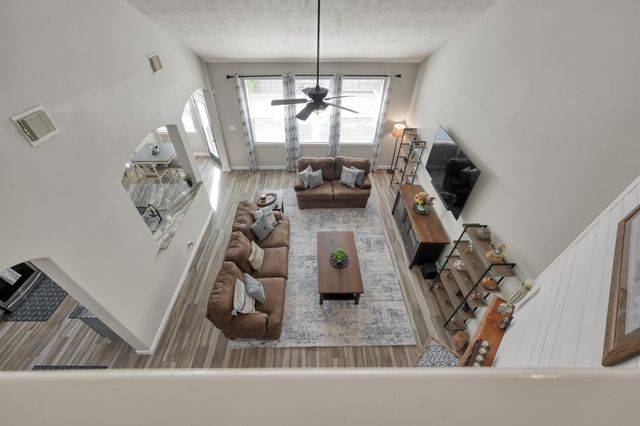 34 W Prairie Dawn Circle, The Woodlands, TX 77385