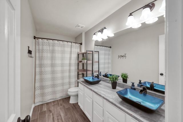 34 W Prairie Dawn Circle, The Woodlands, TX 77385