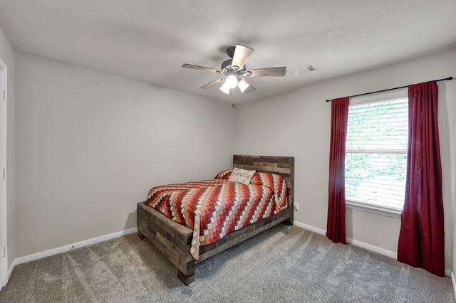 34 W Prairie Dawn Circle, The Woodlands, TX 77385