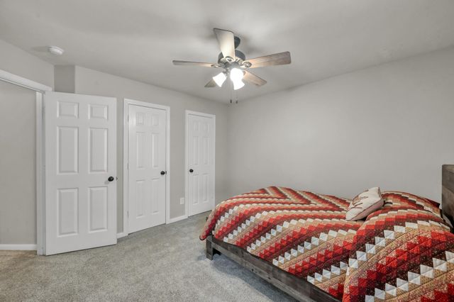 34 W Prairie Dawn Circle, The Woodlands, TX 77385