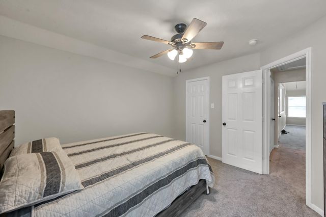 34 W Prairie Dawn Circle, The Woodlands, TX 77385