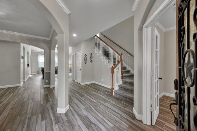 34 W Prairie Dawn Circle, The Woodlands, TX 77385