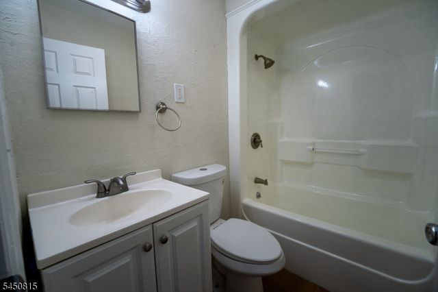 219 Haroldson Pl, Pompton Lakes Boro, NJ 07442