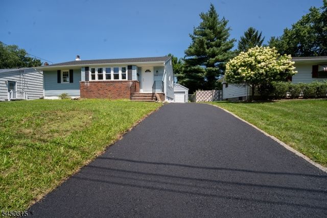 219 Haroldson Pl, Pompton Lakes Boro, NJ 07442