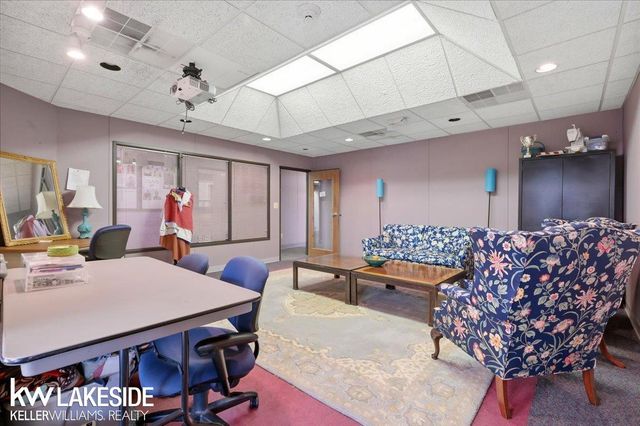 17006 Mack Avenue, Grosse Pointe, MI 48230