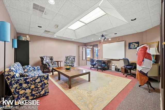 17006 Mack Avenue, Grosse Pointe, MI 48230