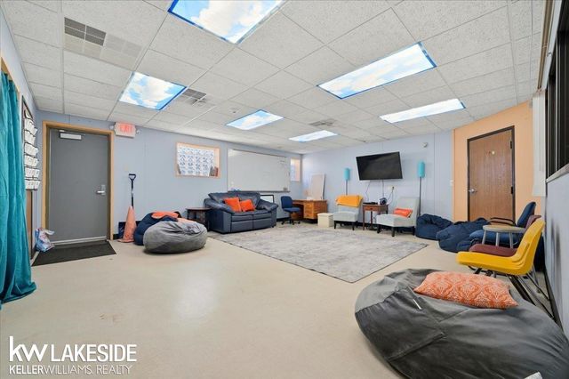 17006 Mack Avenue, Grosse Pointe, MI 48230