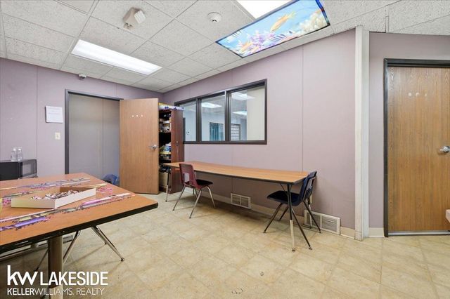 17006 Mack Avenue, Grosse Pointe, MI 48230