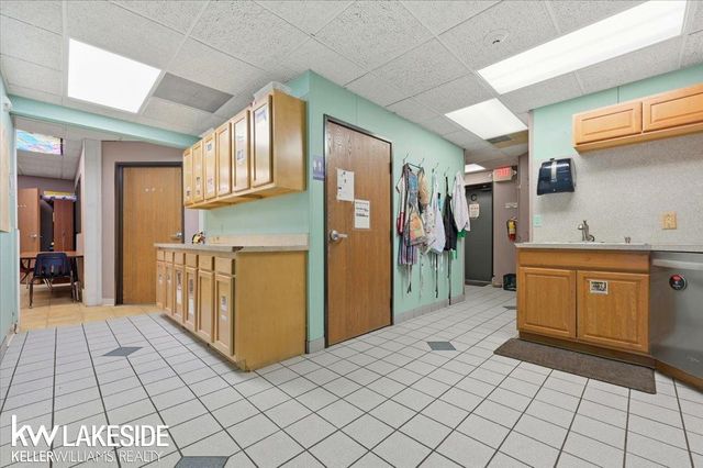 17006 Mack Avenue, Grosse Pointe, MI 48230