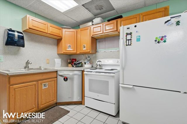 17006 Mack Avenue, Grosse Pointe, MI 48230