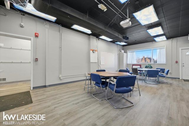 17006 Mack Avenue, Grosse Pointe, MI 48230