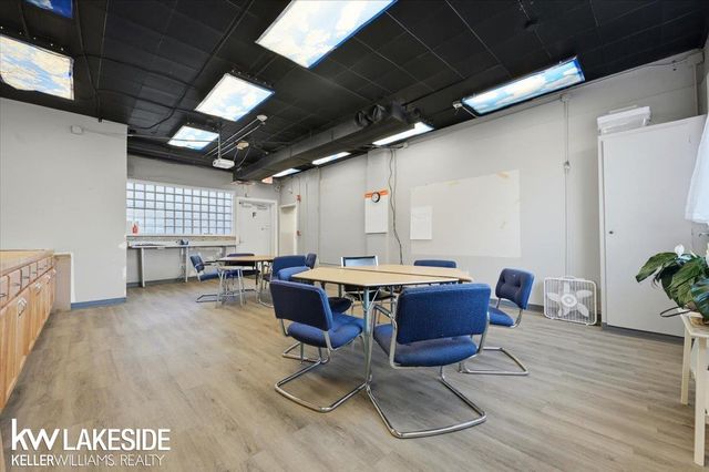 17006 Mack Avenue, Grosse Pointe, MI 48230