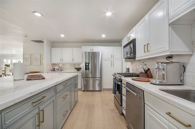 7327 Spring Valley Road, Dallas, TX 75254