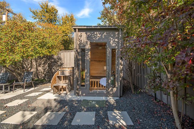 7327 Spring Valley Road, Dallas, TX 75254