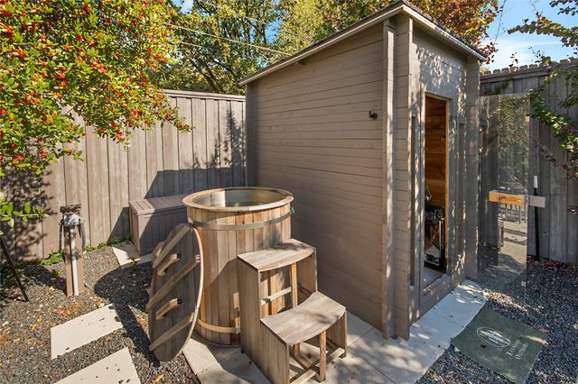 7327 Spring Valley Road, Dallas, TX 75254