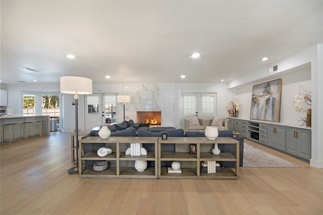 7327 Spring Valley Road, Dallas, TX 75254