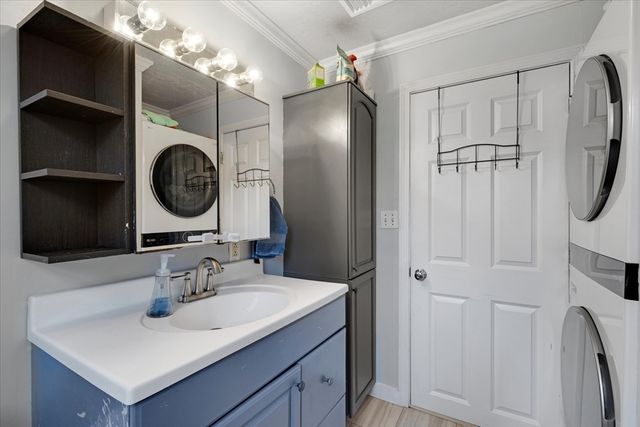 145 Quinaquisset Ave, Mashpee, MA 02649