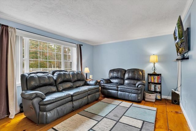 145 Quinaquisset Ave, Mashpee, MA 02649