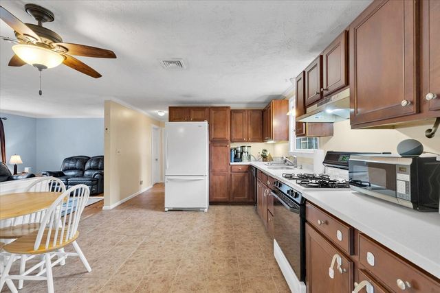 145 Quinaquisset Ave, Mashpee, MA 02649