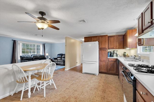 145 Quinaquisset Ave, Mashpee, MA 02649