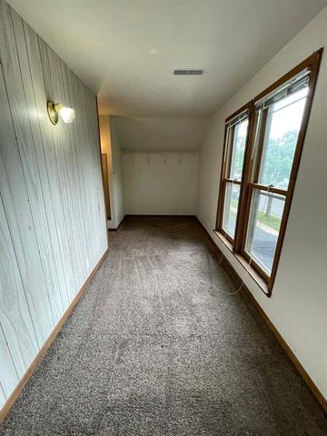 716 Niagara Street, Eau Claire, WI 54703