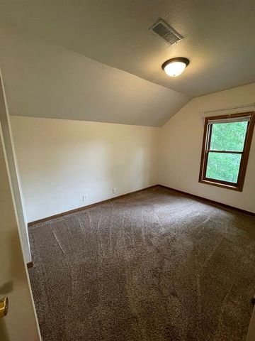 716 Niagara Street, Eau Claire, WI 54703