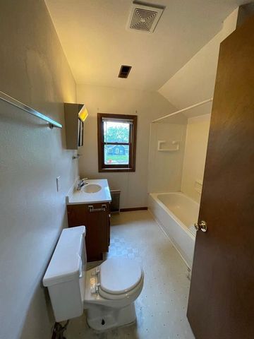 716 Niagara Street, Eau Claire, WI 54703