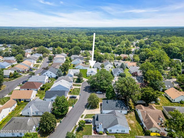 18 Stewart Court, Jackson, NJ 08527