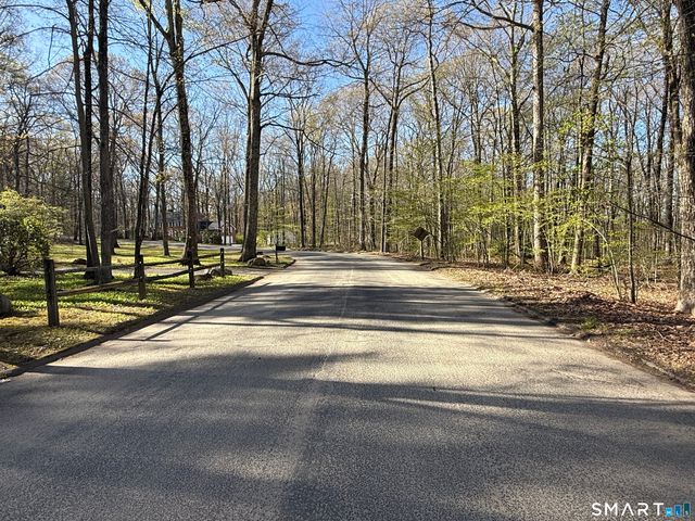 94 Quail Run Road, Woodbury, CT 06798