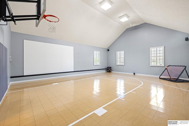 3821 S HWS Cleveland Boulevard, Omaha, NE 68130