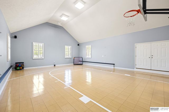 3821 S HWS Cleveland Boulevard, Omaha, NE 68130