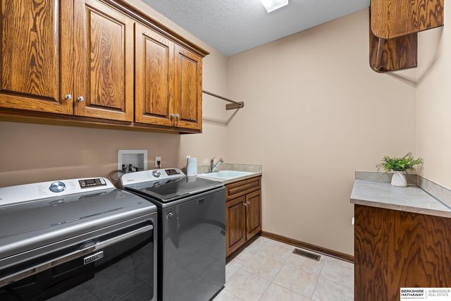 3821 S HWS Cleveland Boulevard, Omaha, NE 68130