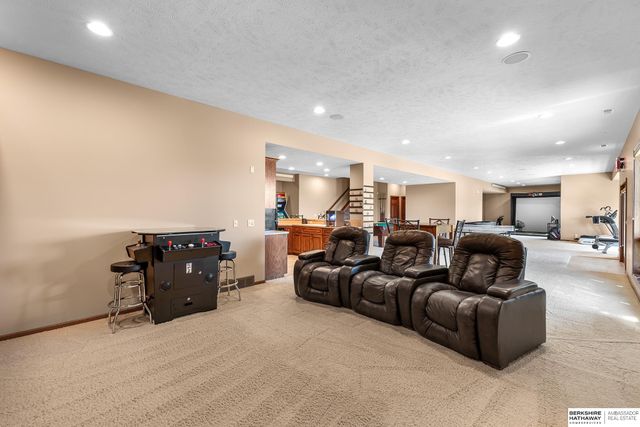 3821 S HWS Cleveland Boulevard, Omaha, NE 68130