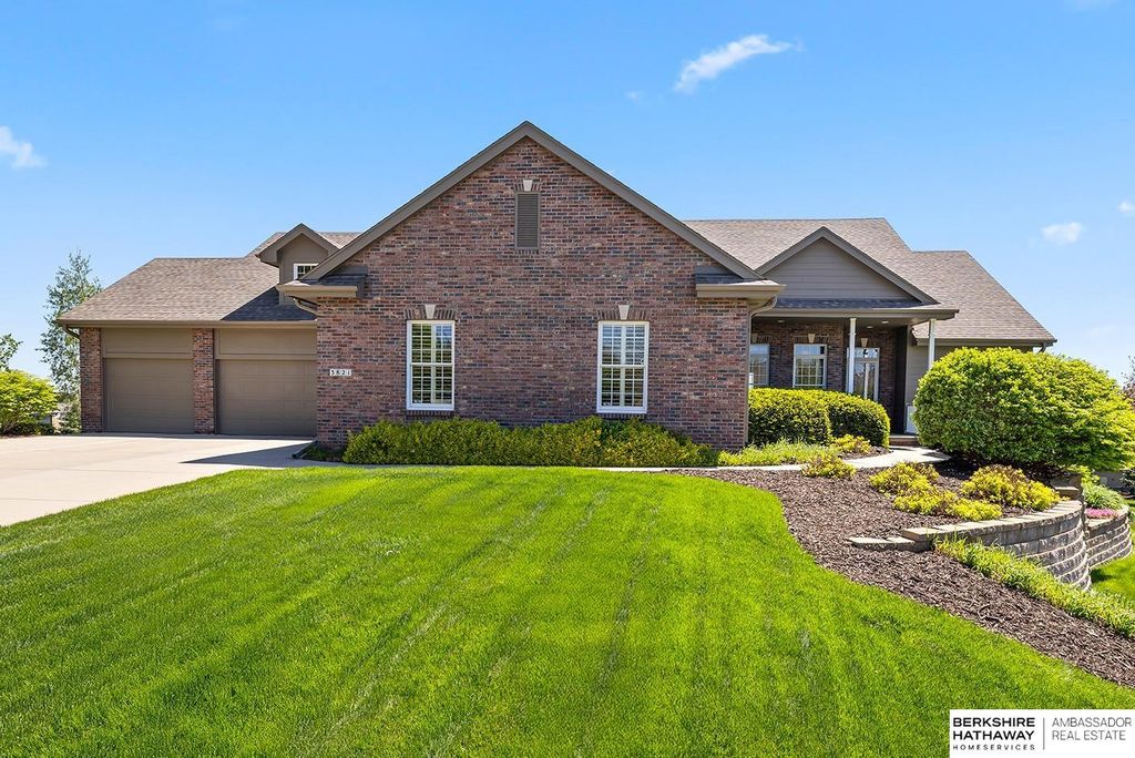 3821 S HWS Cleveland Boulevard, Omaha, NE 68130